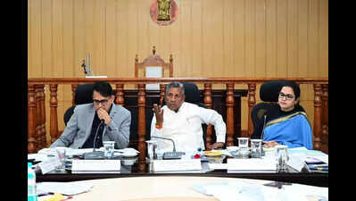 Min to officials: Complete e-KYC of ration card beneficiaries in a month | Mysuru News